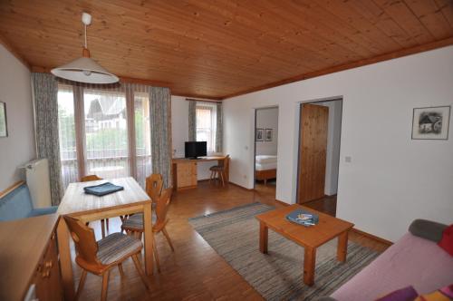 Apartamentos Ferienwohnungen Knaller-m�d