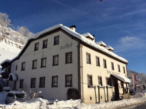 Posada Ansitz Burg Heimfels