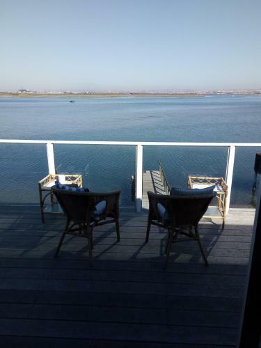 Riverfront Close To Beach