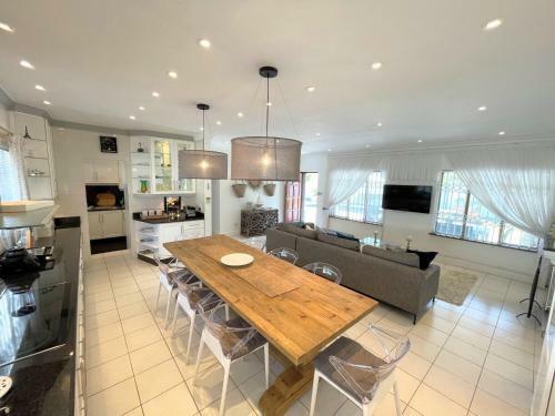 Villa Mintos - 4 Bed 3 Bath, Pool, 750m To Robberg 5 Beach