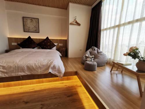 Lingzi's Home Apartment