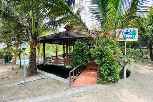 Hotel Rumah Kayu Pinggir Kali Redpartner