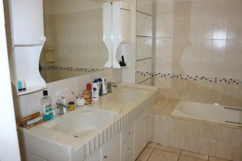 Hostal Southwest Guest House