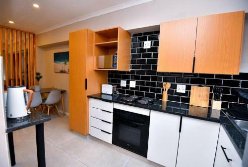 Smart & Modern Apartment @ Menlyn Place