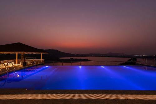 Villa Stayvista At Lake Arches