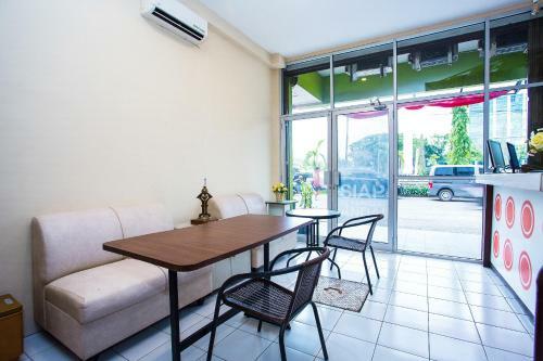 Hotel Vaccinated Staff - Spot On 2589 Marina Residence