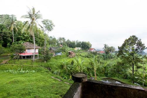 Spot On 2584 Hotel Karya Nunggal Asri
