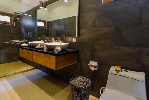 Lovina Premium Villa Resort - Luxury Holiday Service!