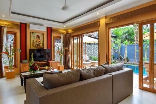 Lovina Premium Villa Resort - Luxury Holiday Service!
