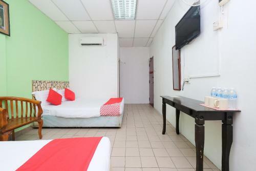 Oyo 850 Gold Star Hotel