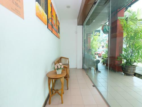 Oyo 850 Gold Star Hotel
