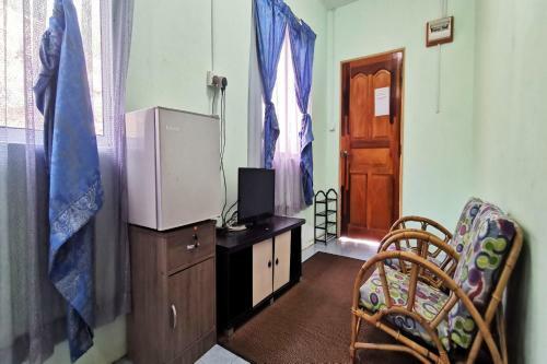 Oyo Home 90339 Sosodikon Inap Desa