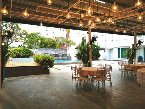 Hostal Secret Garden Warni Villa (Muar)
