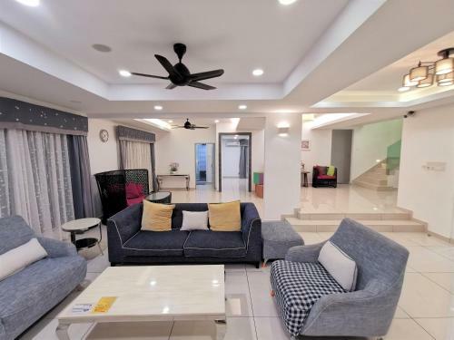 Hostal Secret Garden Warni Villa (Muar)