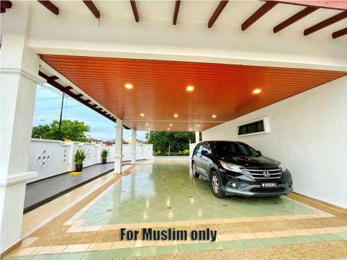 Alexis Villa (for Muslim Only)
