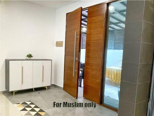 Alexis Villa (for Muslim Only)