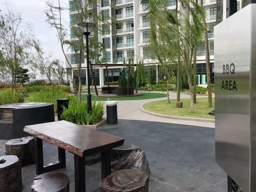 Luxury Smart Apartment W/ Poolview @green Haven