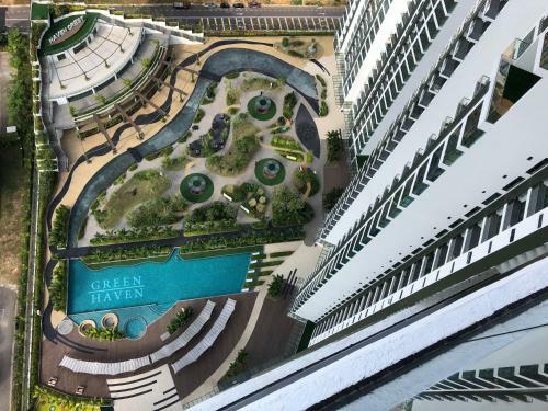 Luxury Smart Apartment W/ Poolview @green Haven