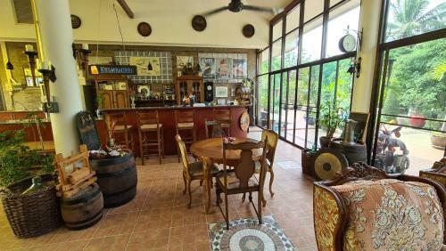 Welcome To Our Oasis The Beautiful Bungalow Red