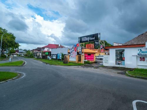 Oyo 90147 Hilltop Hotel