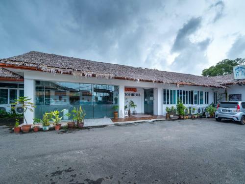 Oyo 90147 Hilltop Hotel
