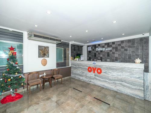Oyo 90147 Hilltop Hotel