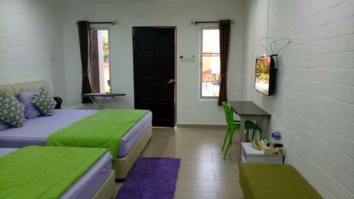 Hotel D Lima Beach Inn