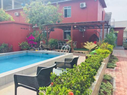 Hotel D Lima Beach Inn