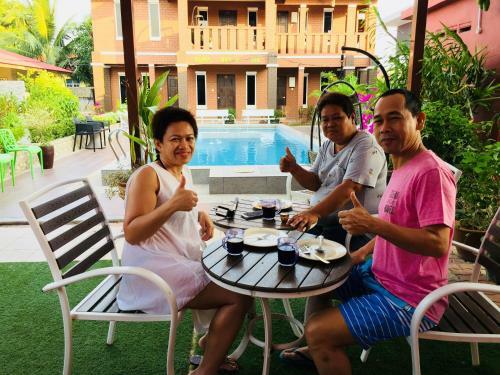 Hotel D Lima Beach Inn