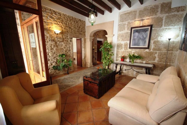 Can Sim� Petit Hotel