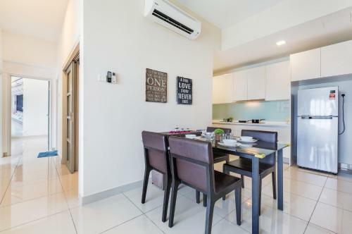 Apartamentos Hostahome Suites At Tropez Residence Danga Bay