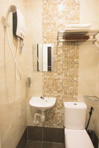Hostal Ltl Guesthouse