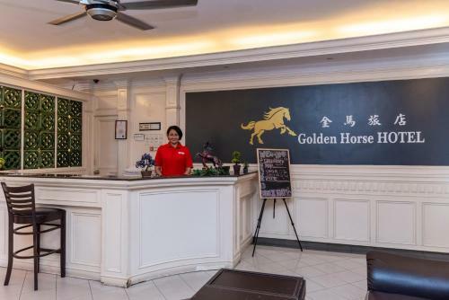 Oyo 44027 Golden Horse Hotel