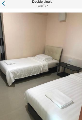 Hotel 187