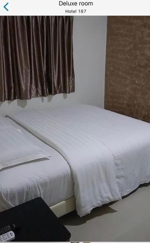 Hotel 187