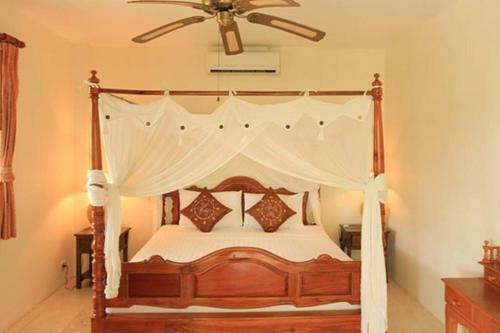 4 Bedroom 5 Palms Villa - 20 Seconds Walk To Beach