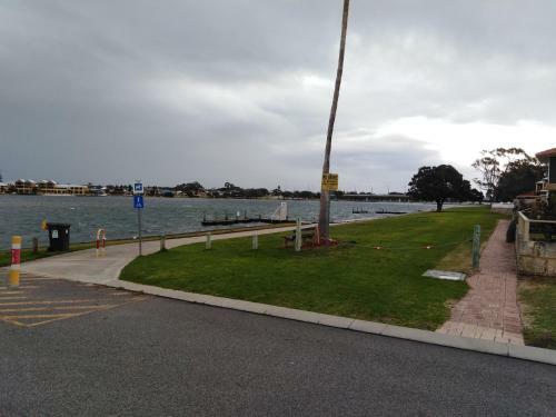Apartamento Mandurah Central Estuary Waters Edge Townhouse