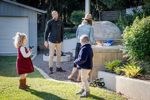 Escape To The Maleny Hinterland This Winter - Pizza Oven, Fireplace, Firepit