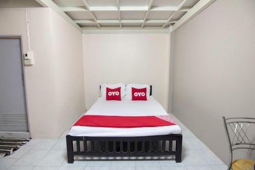 Oyo 75372 Flight Hut Hotel