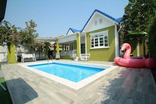 Little Home Poolvilla