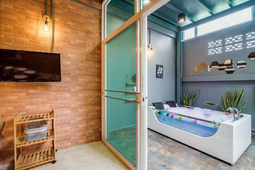 Luxury City-loft With Spa/jacuzzi And Nice Kitchen