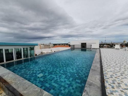 Hotel The Base Hua Hin