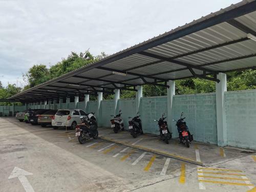Hotel The Base Hua Hin
