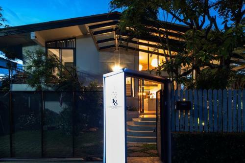 Bed & Breakfast 18 In Town Homestay