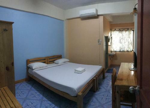 Hotel Apinya Court