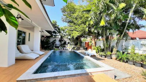 Zerene Garden Pool Villa