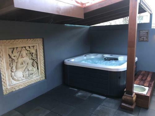 Hostal Bali At The Bay
