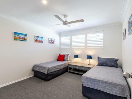 Kristie Court, 2 7 Weatherly Close