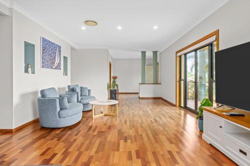 Oceans 19 Views / Spa Bath / Fire Place / Nelson Bay