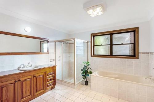 Pacific Waters - Unbeatable Views Of Port Stephens